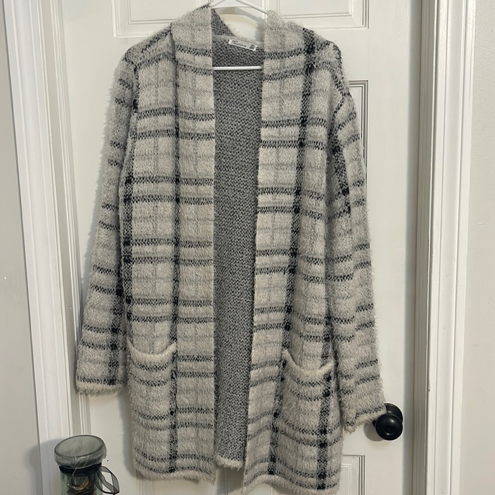 Women’s soft fuzzy shacket/house coat/casual light sweater jacket